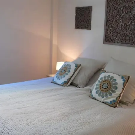 First Line With 3 Bedrooms And Parking, Apartment Nerja