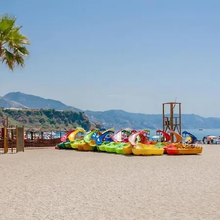 First Line With 3 Bedrooms And Parking, * Nerja